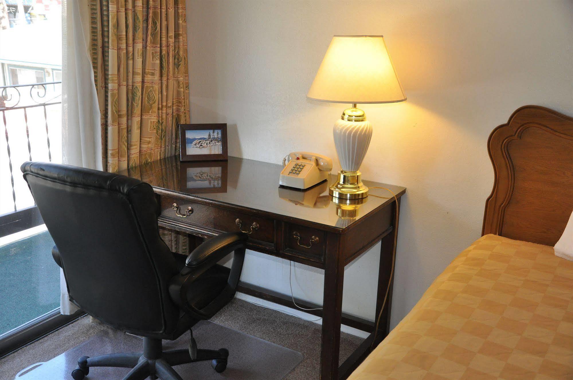 Cedar Inn & Suites Саус Лэйк Тахо Экстерьер фото