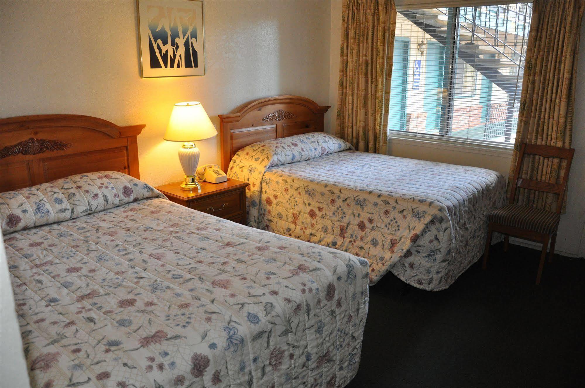 Cedar Inn & Suites Саус Лэйк Тахо Экстерьер фото