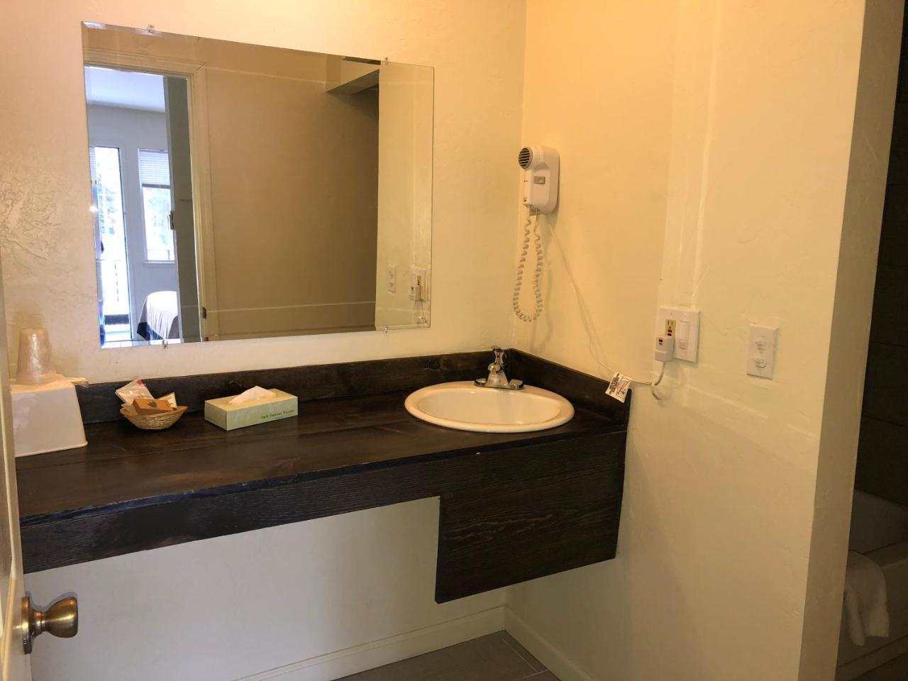 Cedar Inn & Suites Саус Лэйк Тахо Экстерьер фото